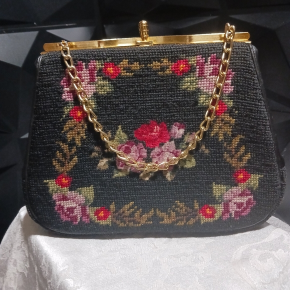 Beautiful Vintage Custom Made hand bag. By Elvette - Picture 2 of 5
